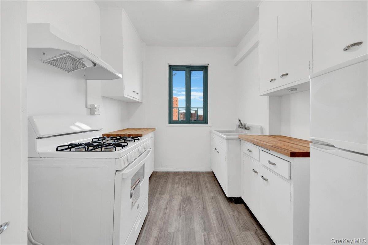 #4 photo, 99 Metropolitan Oval, הברונקס Bronx , NY 10462