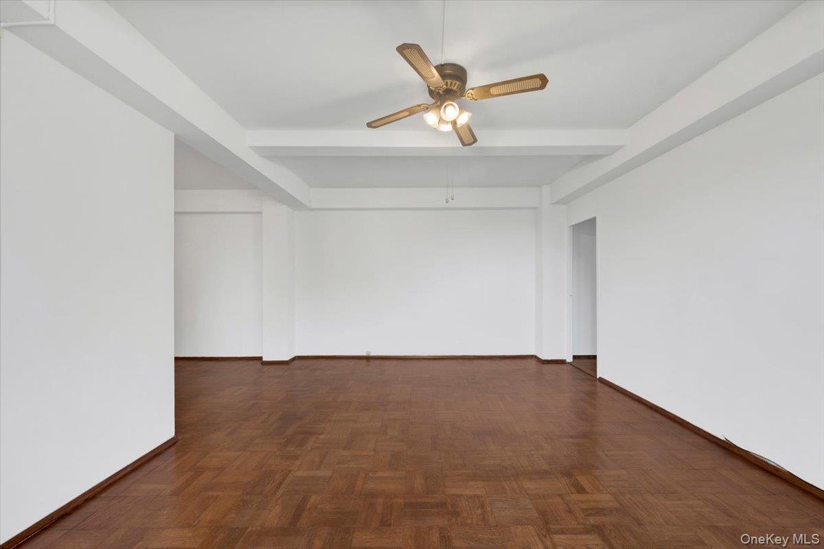 #7 photo, 99 Metropolitan Oval, הברונקס Bronx , NY 10462