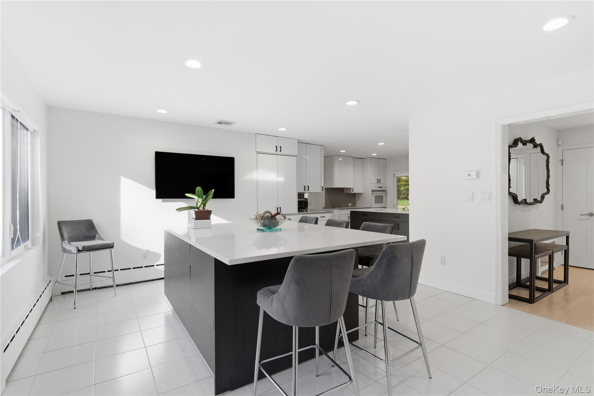 #5 photo, 108 Bacon Road, नासाउ काउंटी Old Westbury , NY 11568