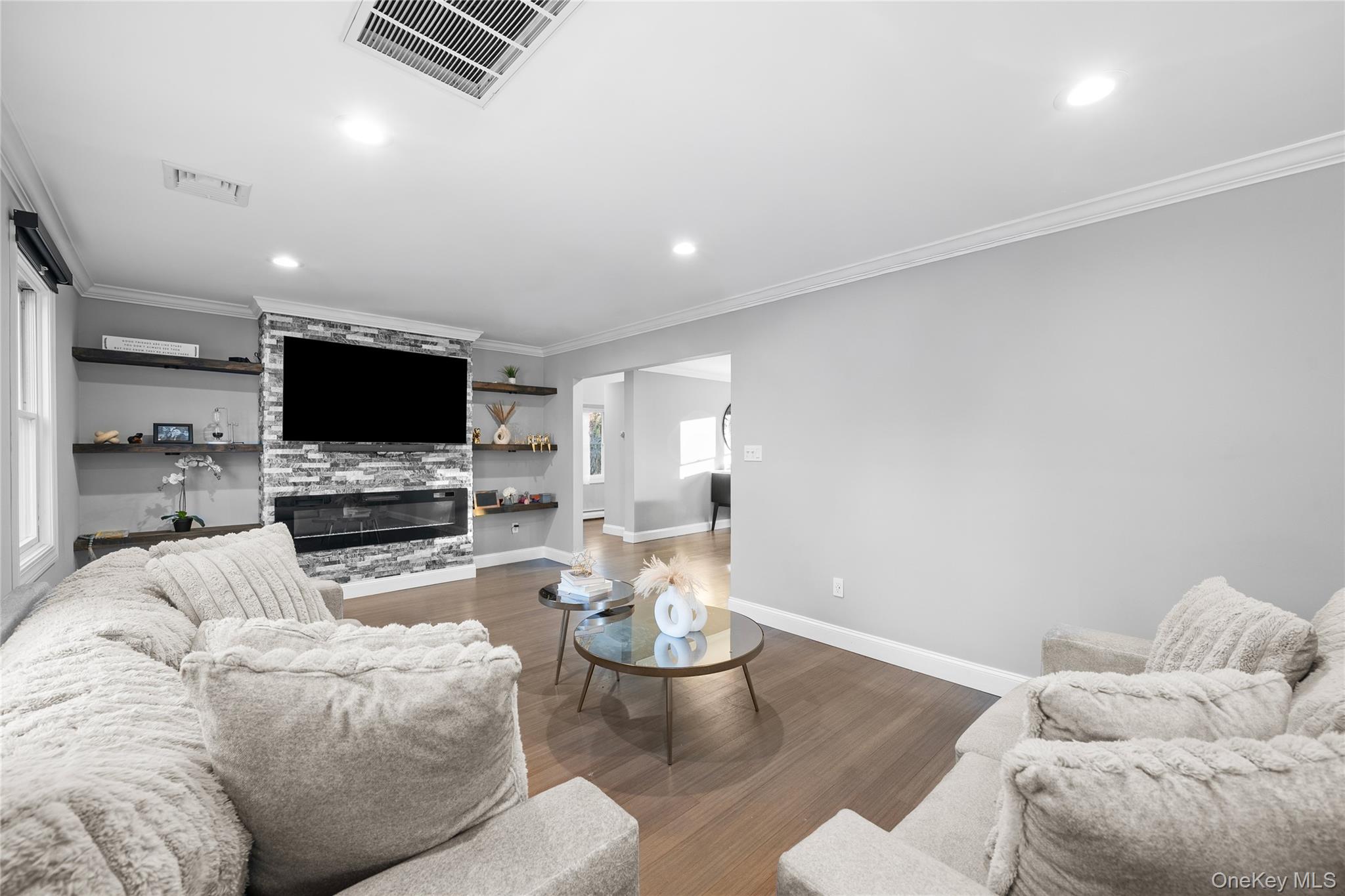 #10 photo, 32 Greenport Avenue, Medford , NY 11763