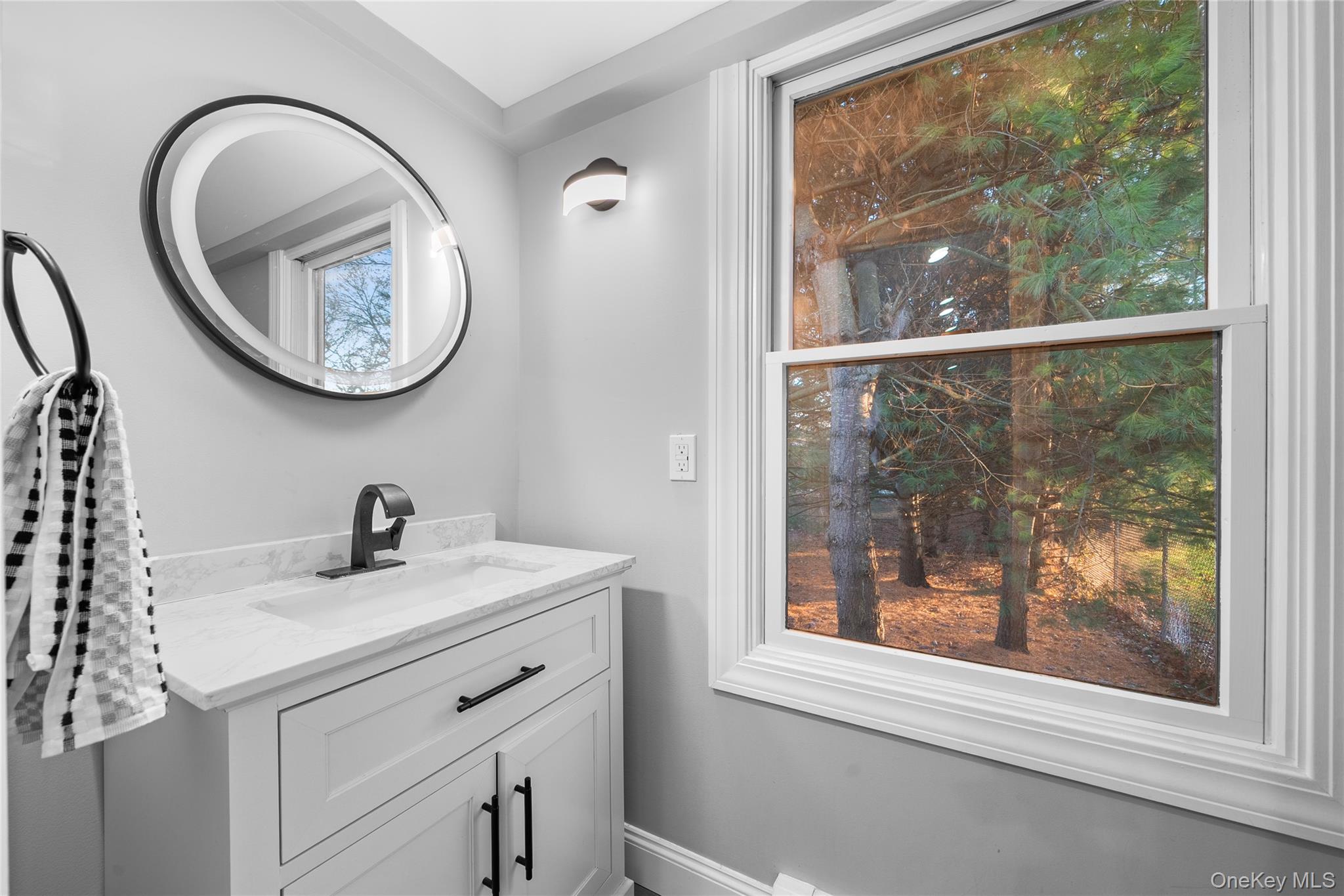 #5 photo, 32 Greenport Avenue, Medford , NY 11763