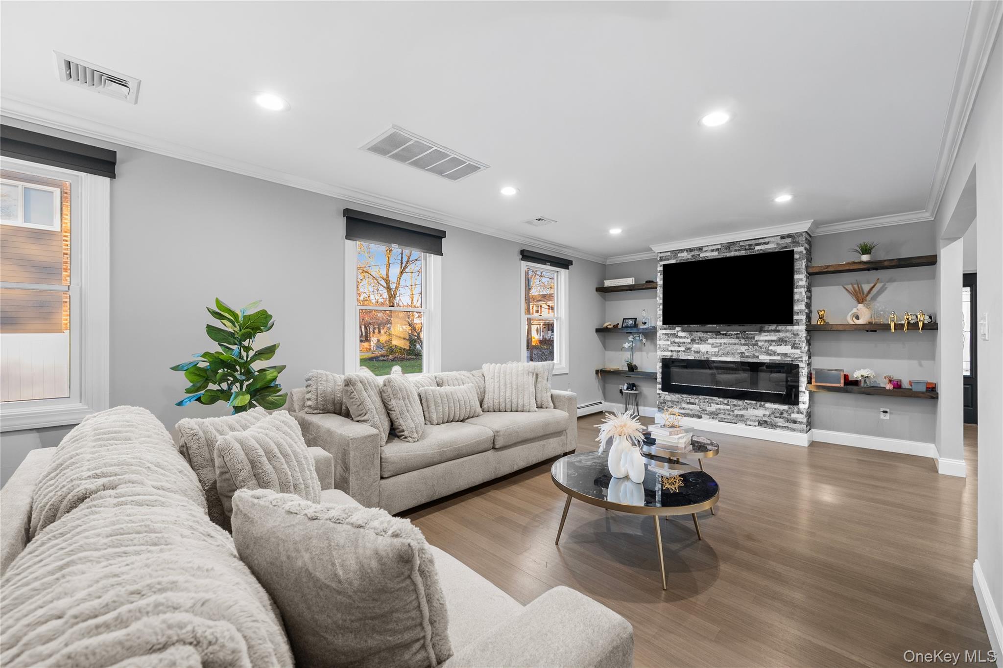 #8 photo, 32 Greenport Avenue, Medford , NY 11763