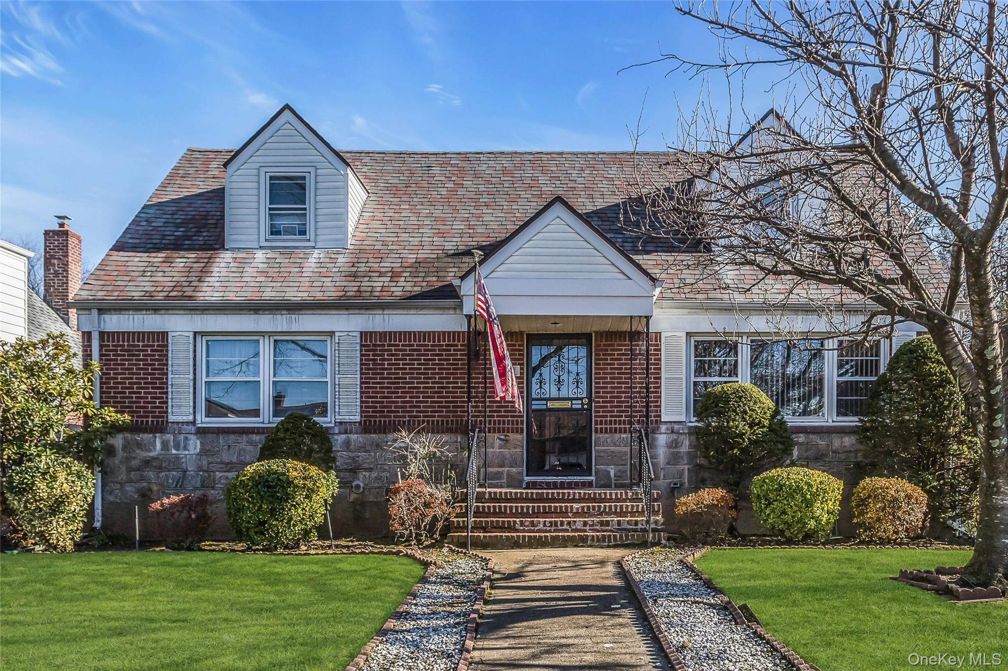 #1 photo, 78-37 267th Street, Glen Oaks , NY 11004