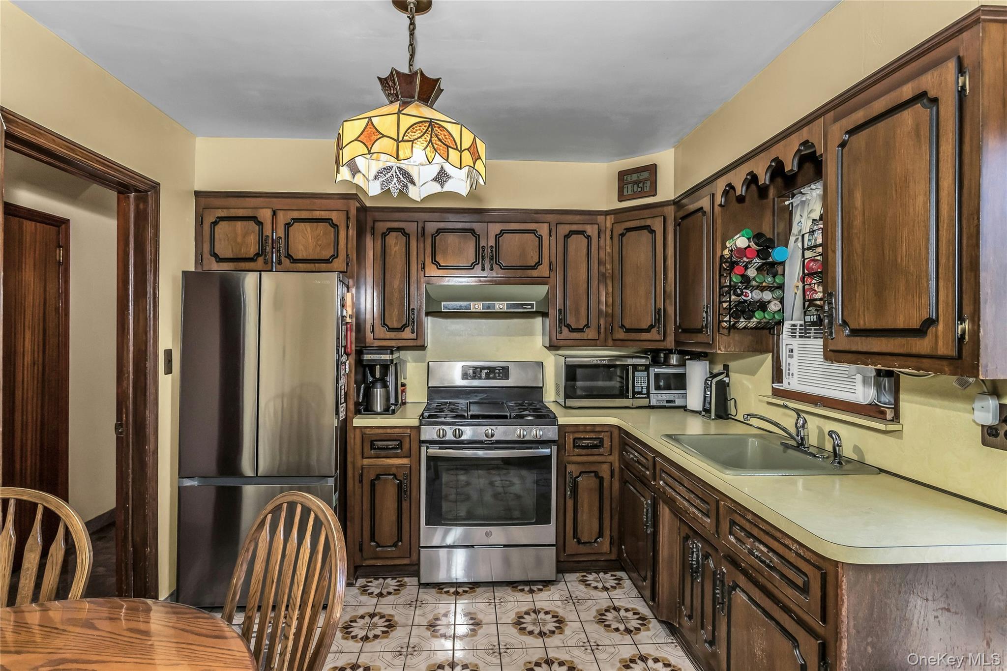 #10 photo, 78-37 267th Street, Glen Oaks , NY 11004