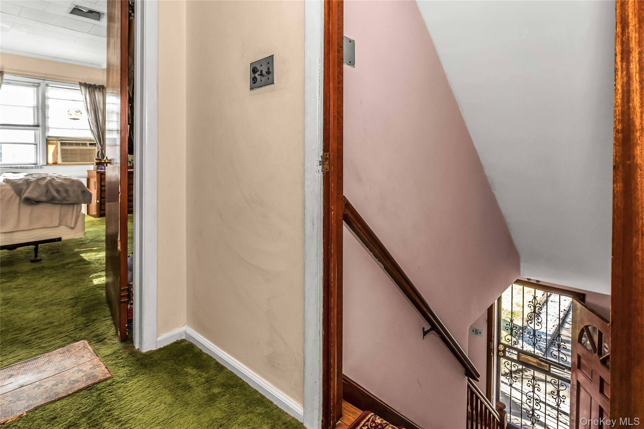 #18 photo, 78-37 267th Street, Glen Oaks , NY 11004