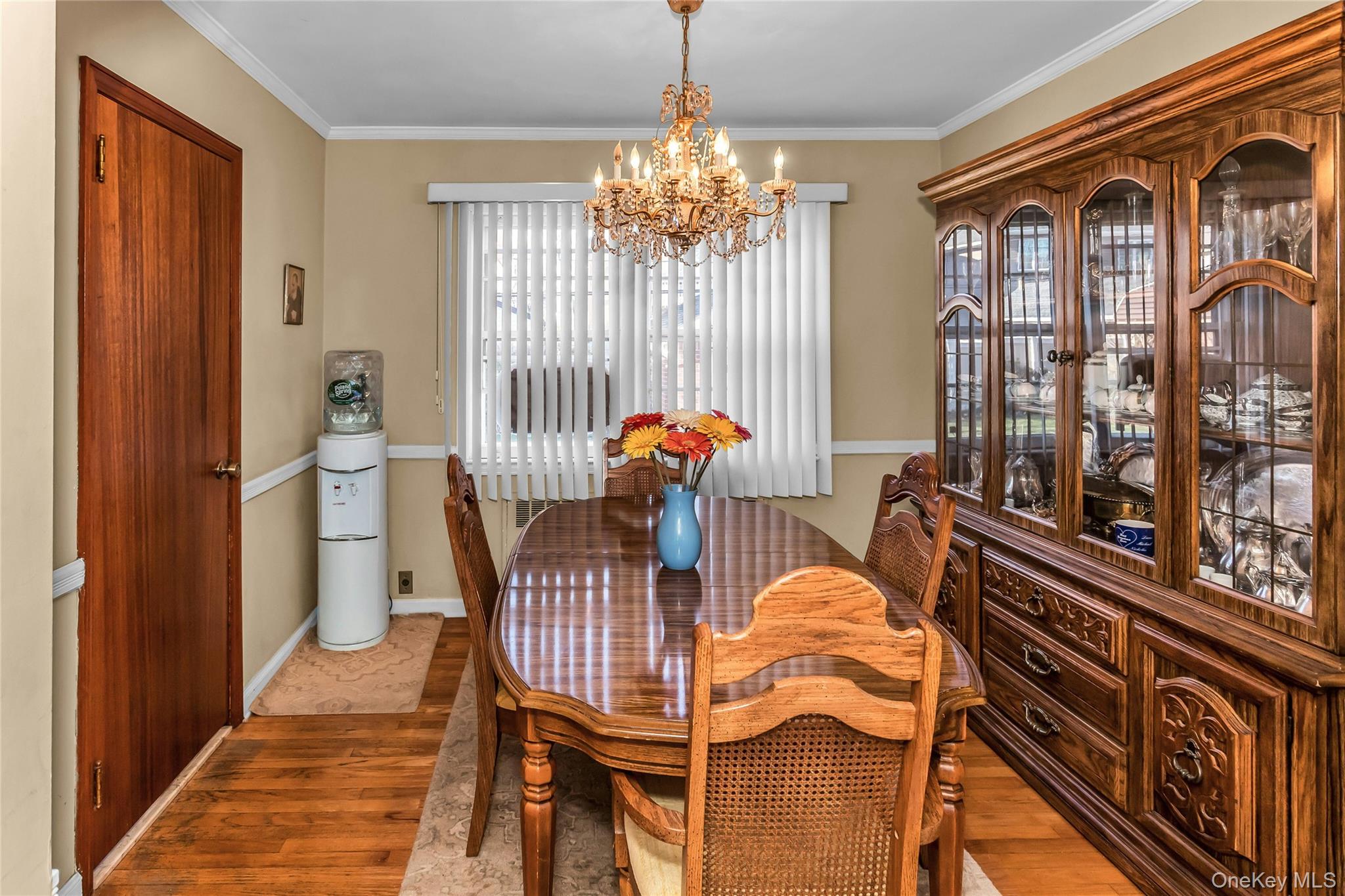 #8 photo, 78-37 267th Street, Glen Oaks , NY 11004