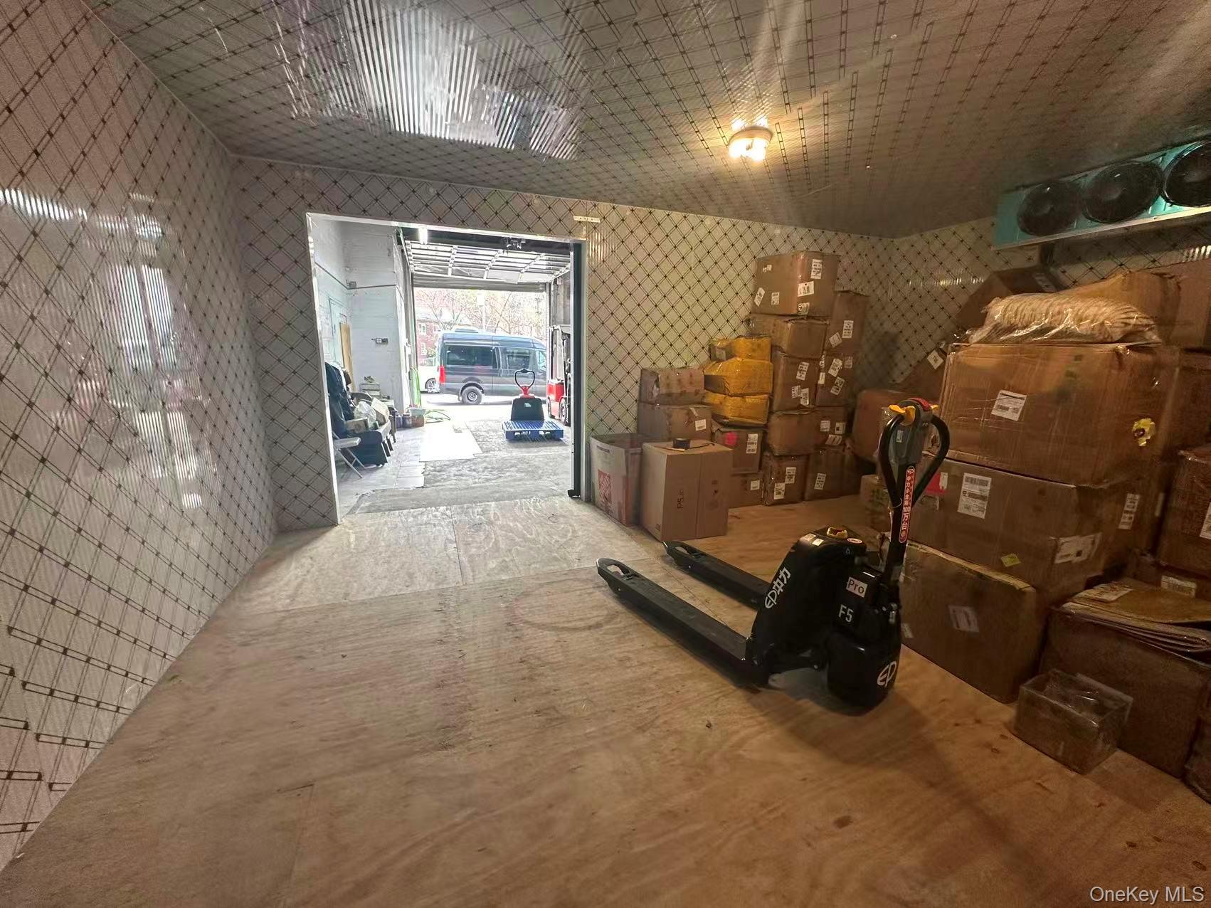 #1 photo, 3825 Greenpoint Avenue, Long Island City , NY 11101