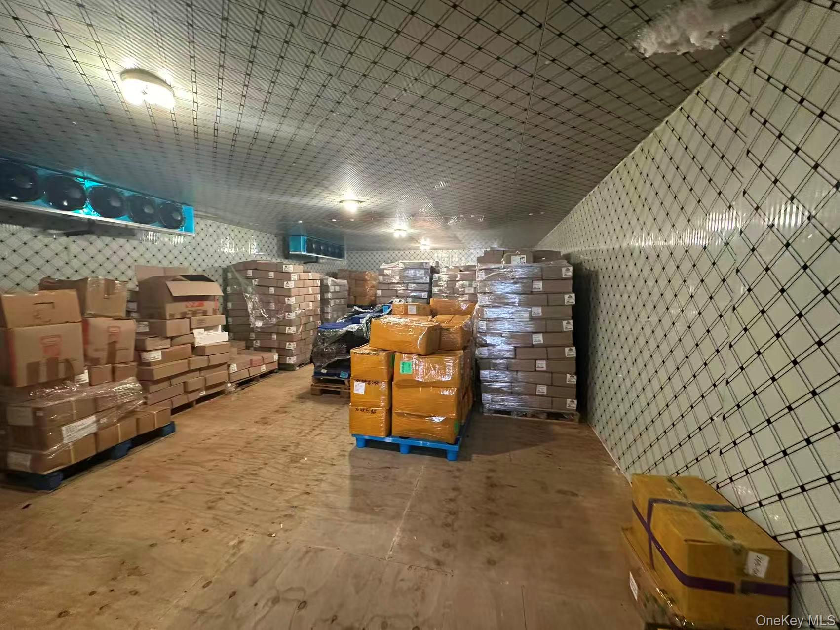 #3 photo, 3825 Greenpoint Avenue, Long Island City , NY 11101