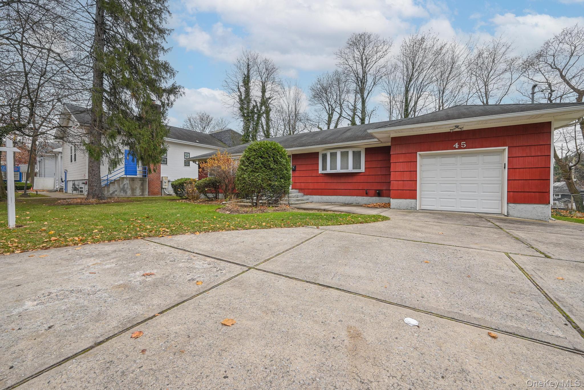 #17 photo, 45 Roslyn Road, מחוז נסאו Roslyn Heights , NY 11577