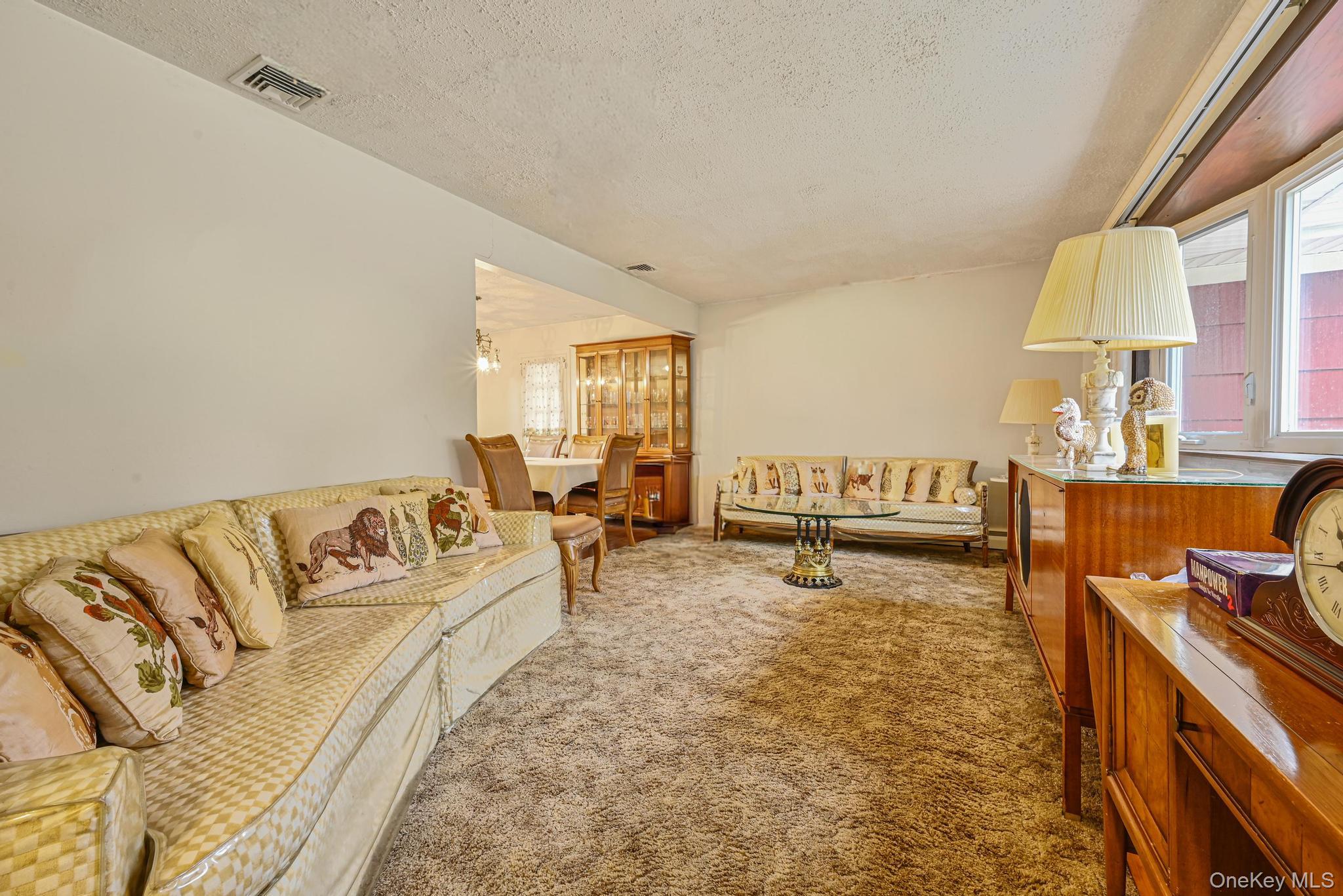 #2 photo, 45 Roslyn Road, מחוז נסאו Roslyn Heights , NY 11577