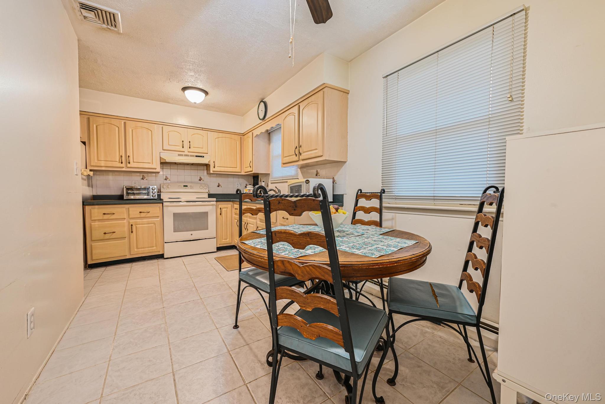 #5 photo, 45 Roslyn Road, מחוז נסאו Roslyn Heights , NY 11577