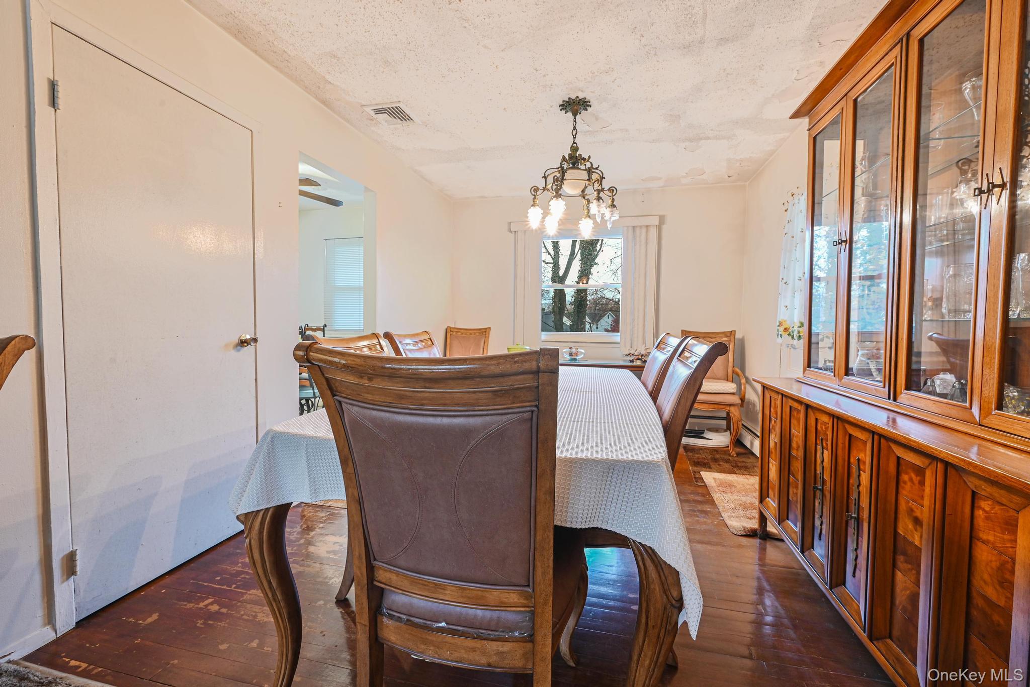 #6 photo, 45 Roslyn Road, מחוז נסאו Roslyn Heights , NY 11577