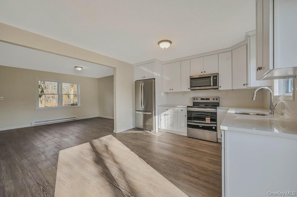 #15 photo, 4 Park Lane, Middle Island , NY 11953