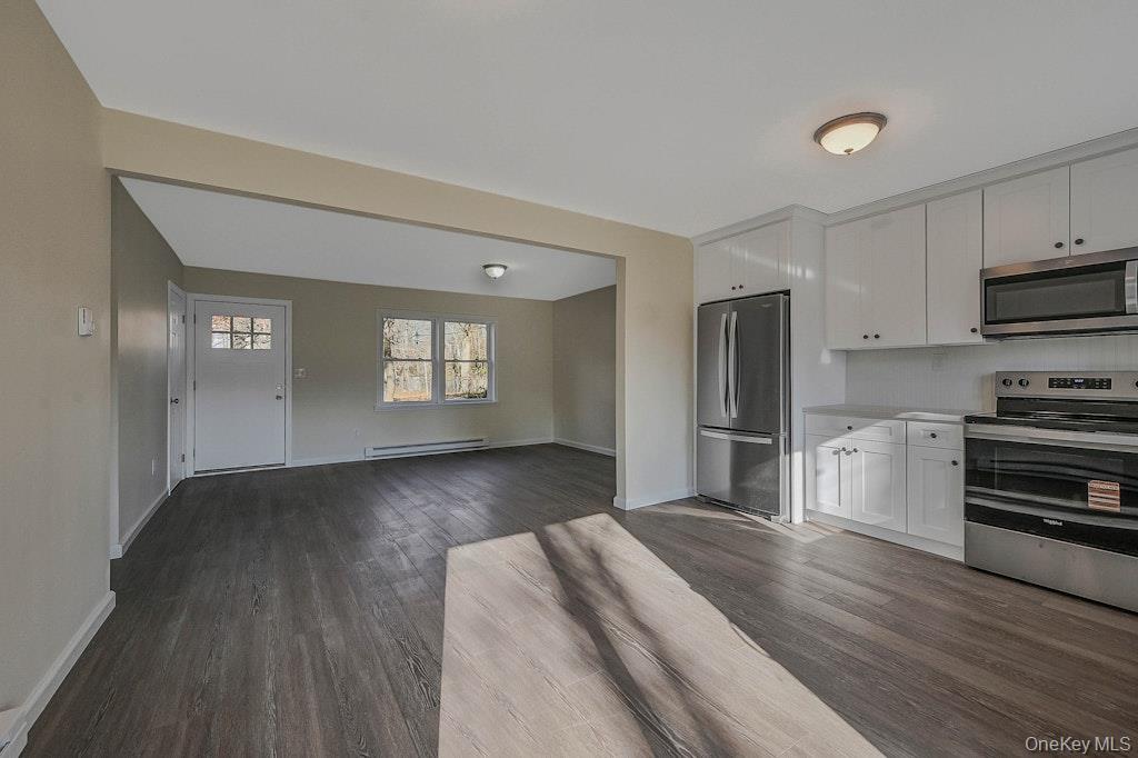 #16 photo, 4 Park Lane, Middle Island , NY 11953