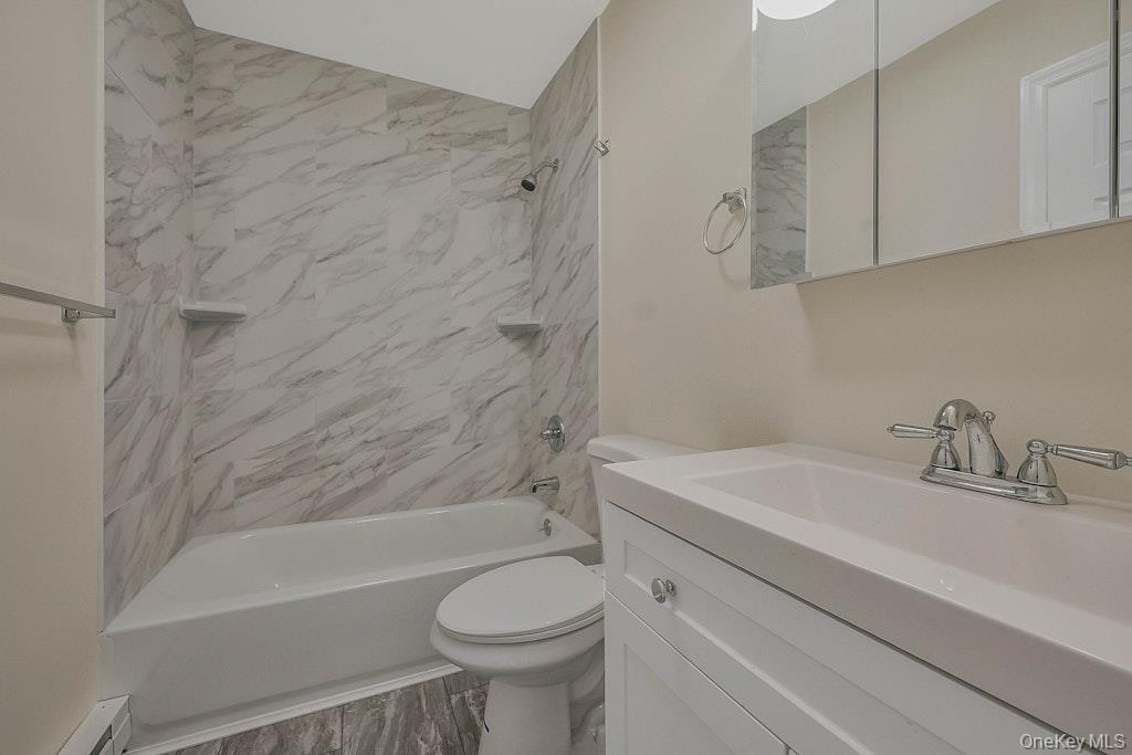 #18 photo, 4 Park Lane, Middle Island , NY 11953