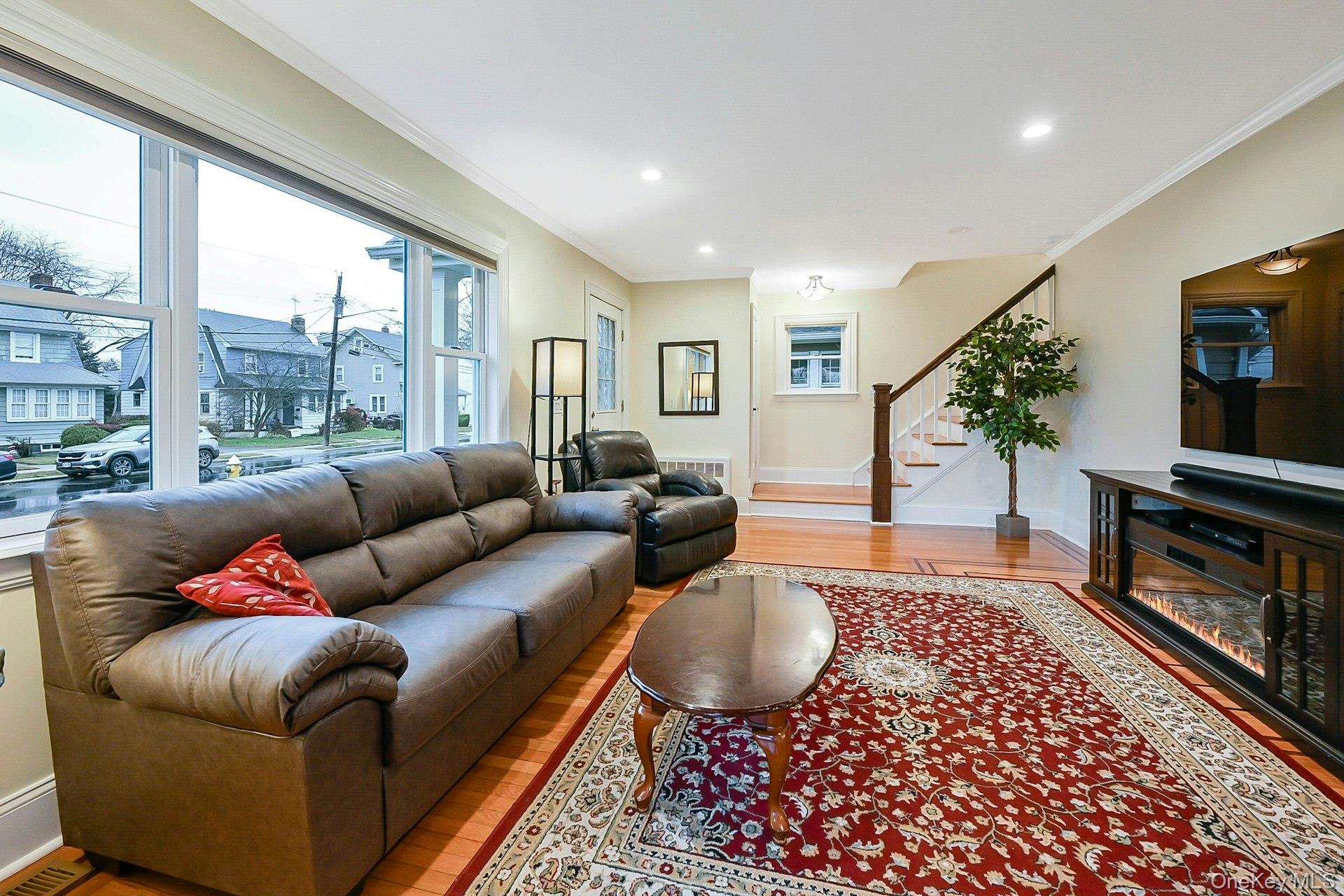 #10 photo, 100 Cedar Avenue, מחוז נסאו Rockville Centre , NY 11570