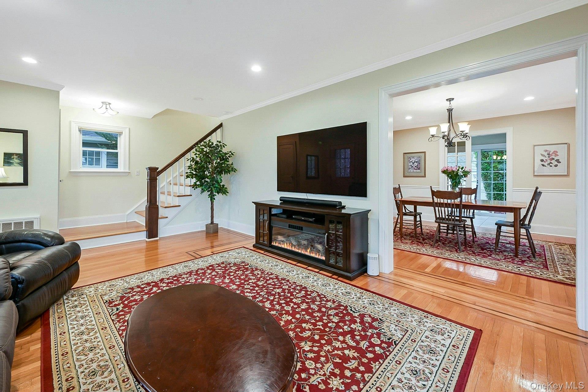 #11 photo, 100 Cedar Avenue, מחוז נסאו Rockville Centre , NY 11570