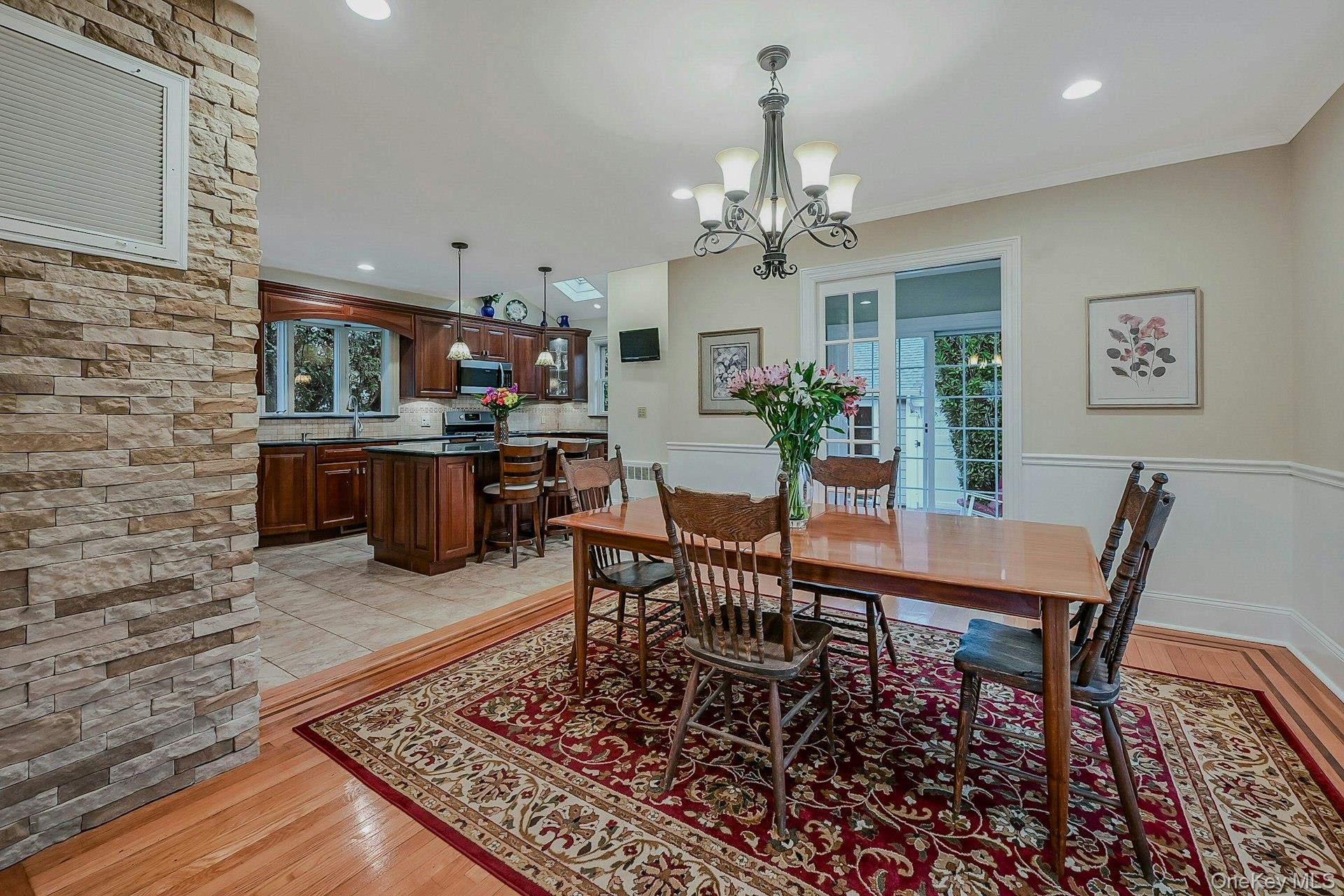 #14 photo, 100 Cedar Avenue, מחוז נסאו Rockville Centre , NY 11570