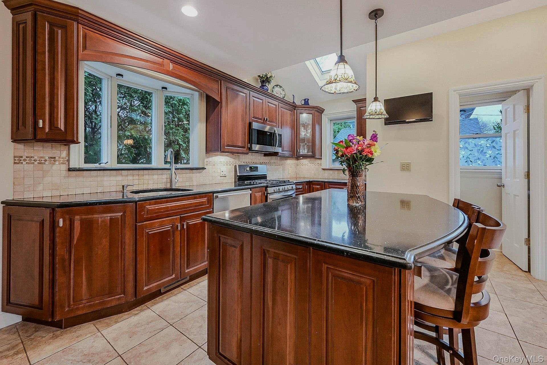 #19 photo, 100 Cedar Avenue, מחוז נסאו Rockville Centre , NY 11570