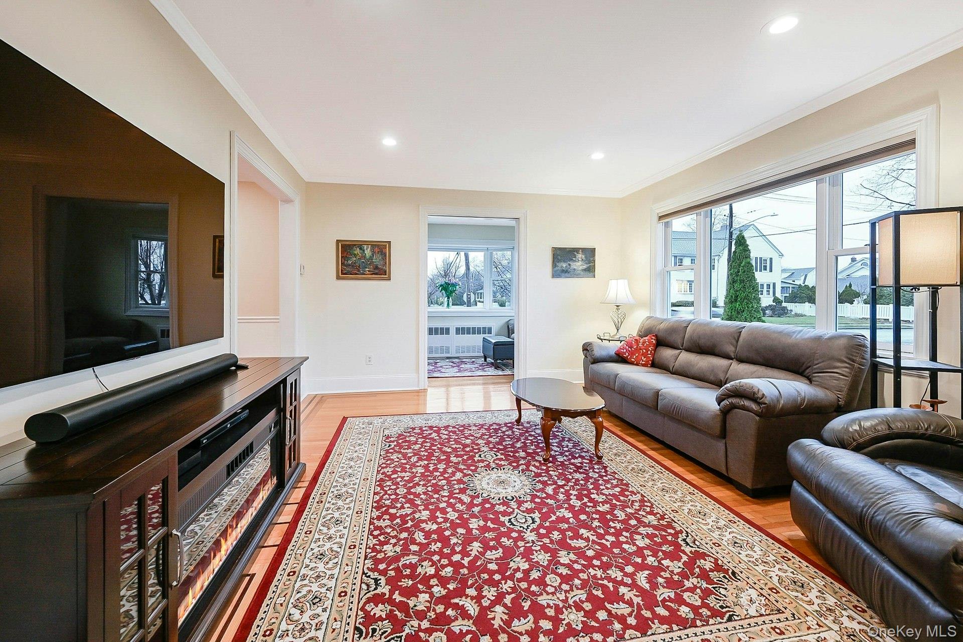 #6 photo, 100 Cedar Avenue, מחוז נסאו Rockville Centre , NY 11570