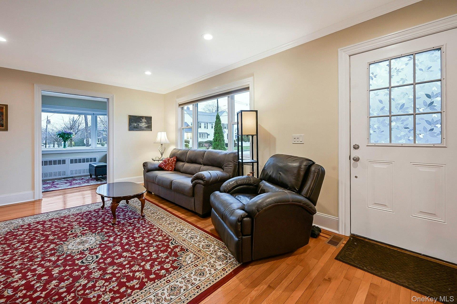 #7 photo, 100 Cedar Avenue, מחוז נסאו Rockville Centre , NY 11570