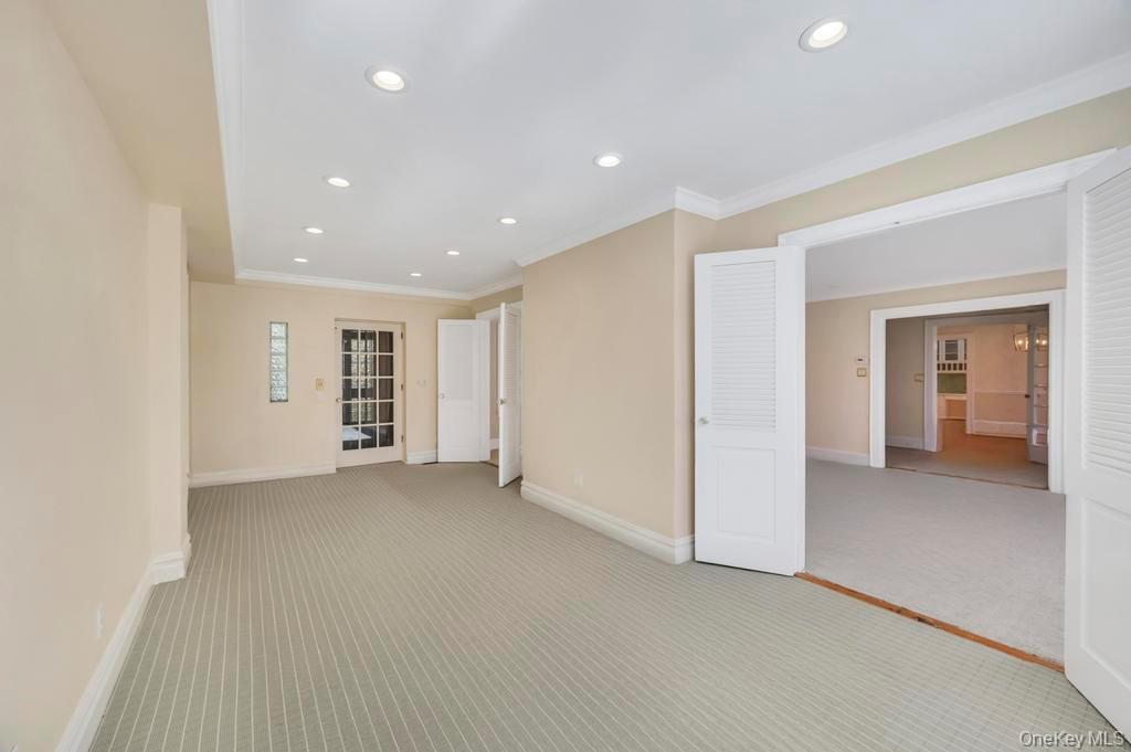 #11 photo, 9 Sycamore Drive, Great Neck , NY 11021