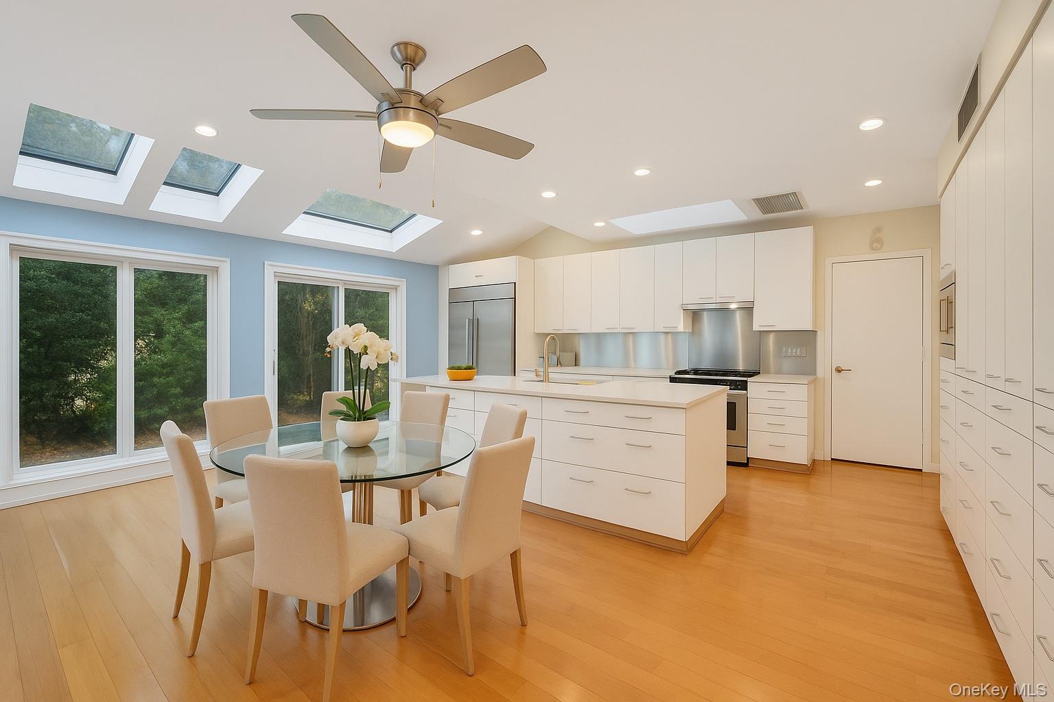 #18 photo, 9 Sycamore Drive, Great Neck , NY 11021