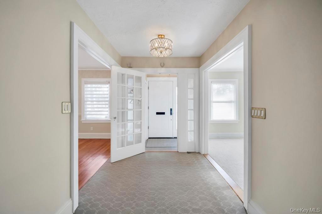 #2 photo, 9 Sycamore Drive, Great Neck , NY 11021