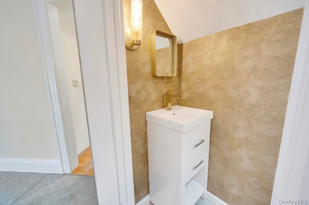 #20 photo, 9 Sycamore Drive, Great Neck , NY 11021