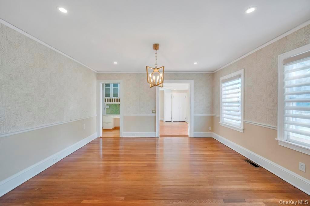 #8 photo, 9 Sycamore Drive, Great Neck , NY 11021