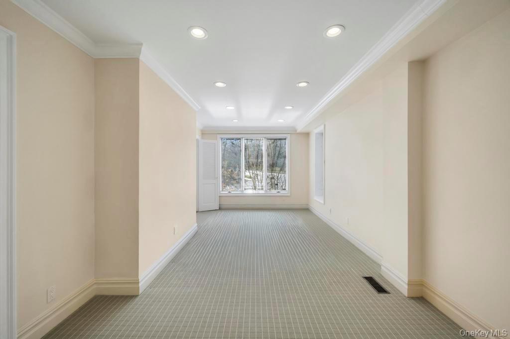 #9 photo, 9 Sycamore Drive, Great Neck , NY 11021