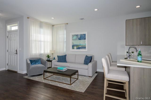 #6 photo, 157 Sutton Court, Mount Sinai , NY 11766