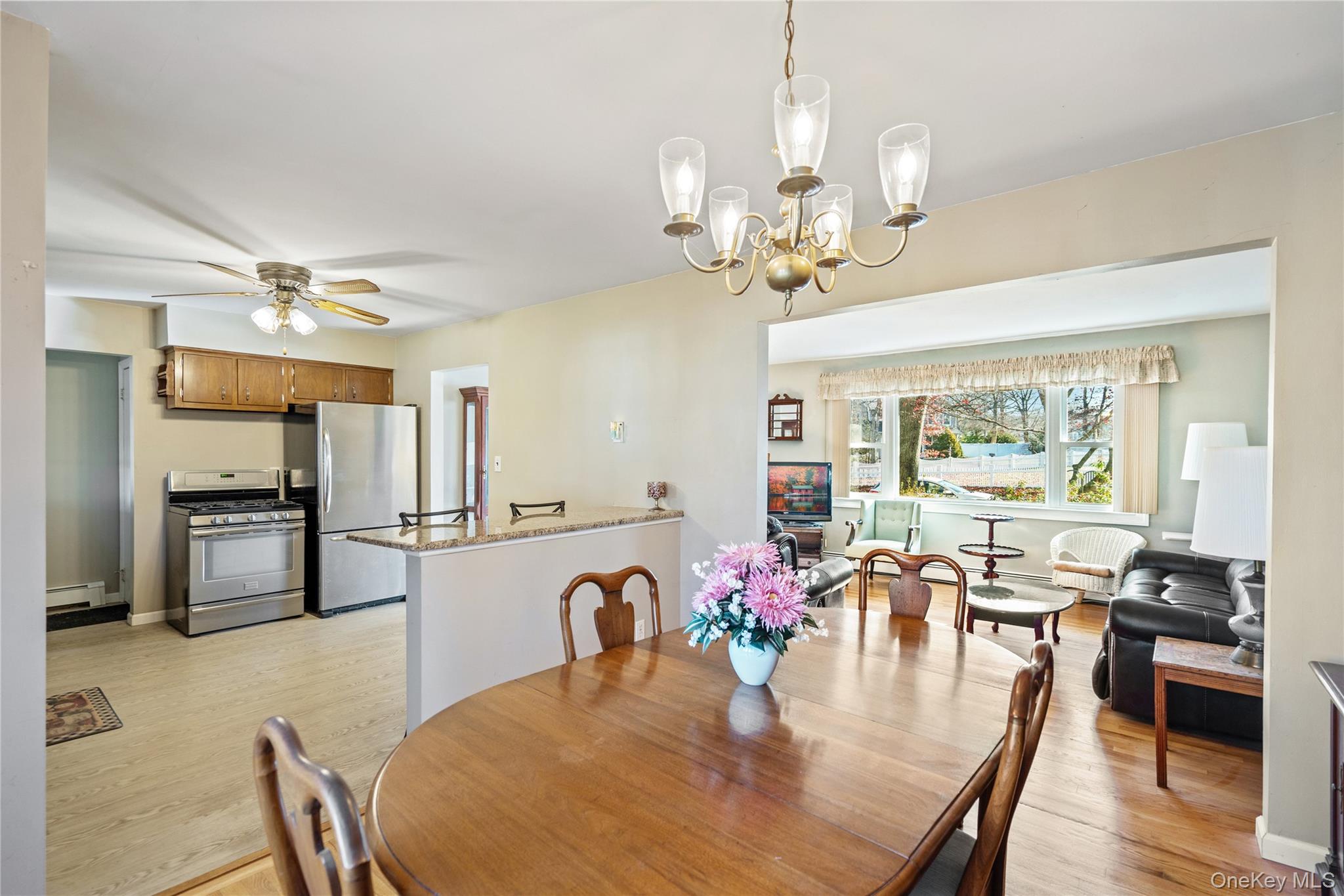 #11 photo, 211 Mooney Pond Road, 롱 아일랜드 Selden , NY 11784