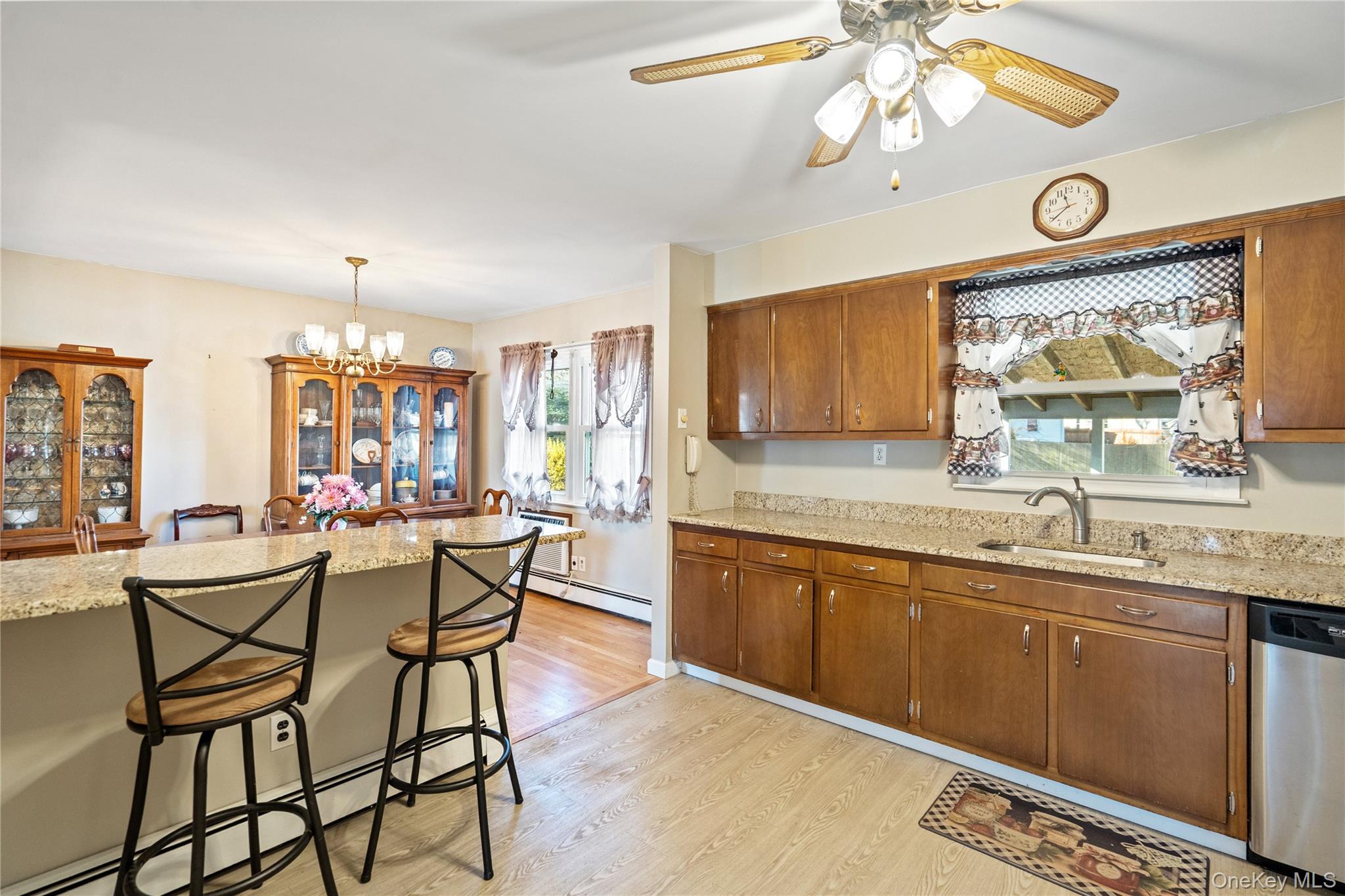 #15 photo, 211 Mooney Pond Road, 롱 아일랜드 Selden , NY 11784