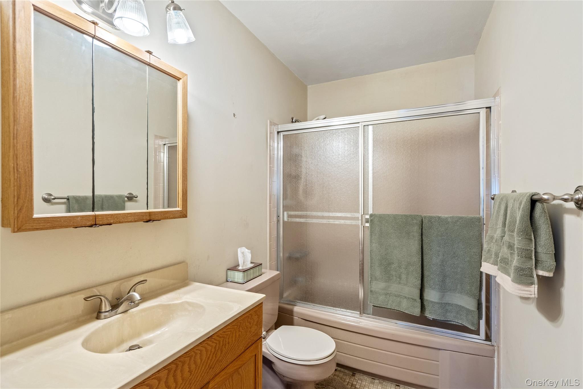 #16 photo, 211 Mooney Pond Road, 롱 아일랜드 Selden , NY 11784