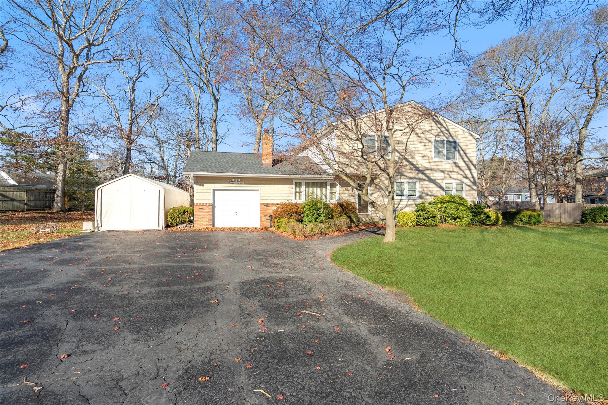 #2 photo, 211 Mooney Pond Road, 롱 아일랜드 Selden , NY 11784