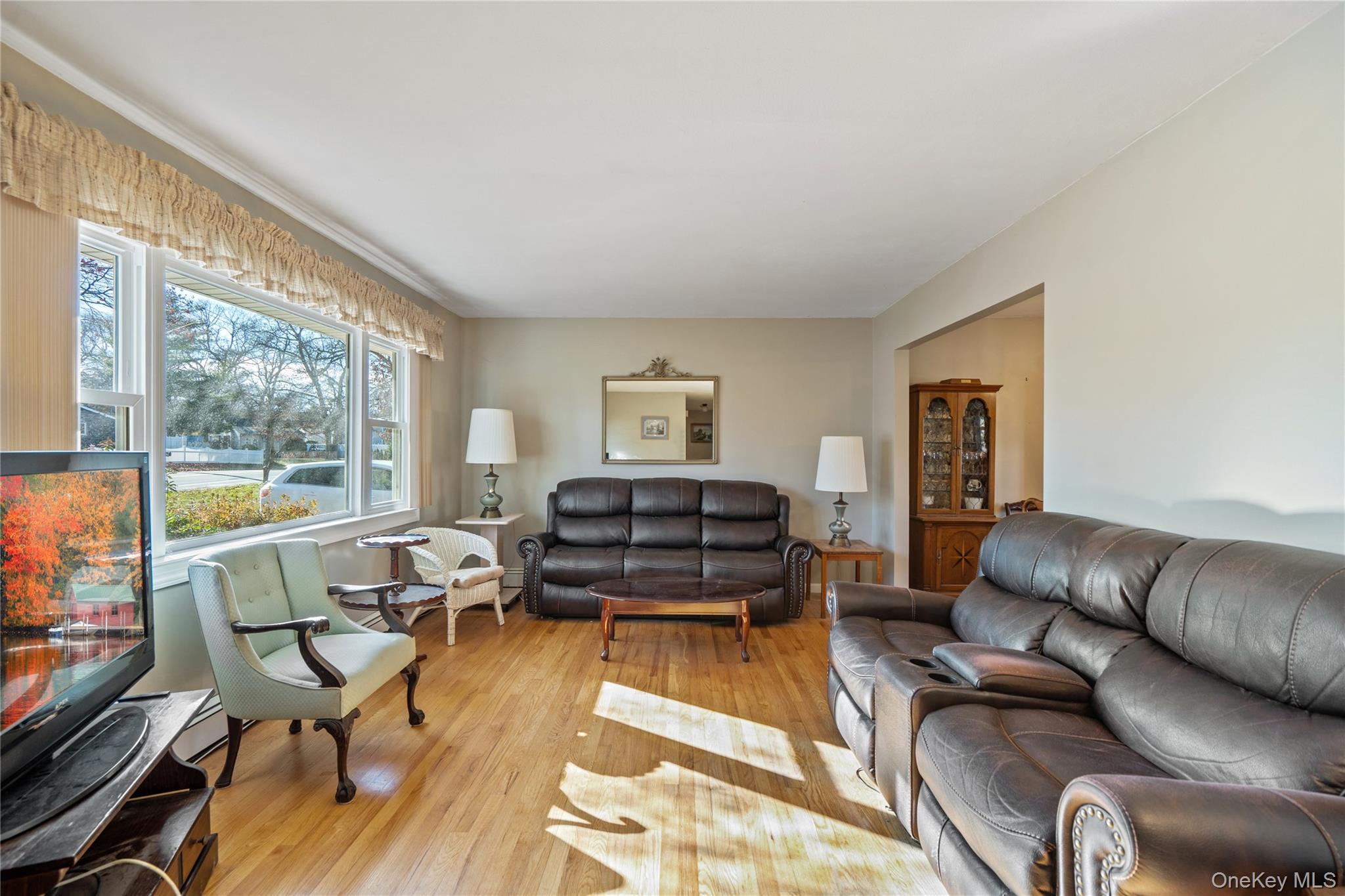 #4 photo, 211 Mooney Pond Road, 롱 아일랜드 Selden , NY 11784