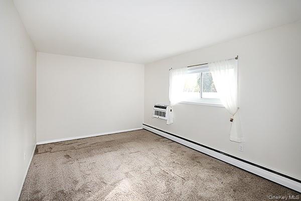 #13 photo, 400 Fulton Street, מחוז נסאו Farmingdale , NY 11735