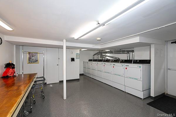 #17 photo, 400 Fulton Street, מחוז נסאו Farmingdale , NY 11735