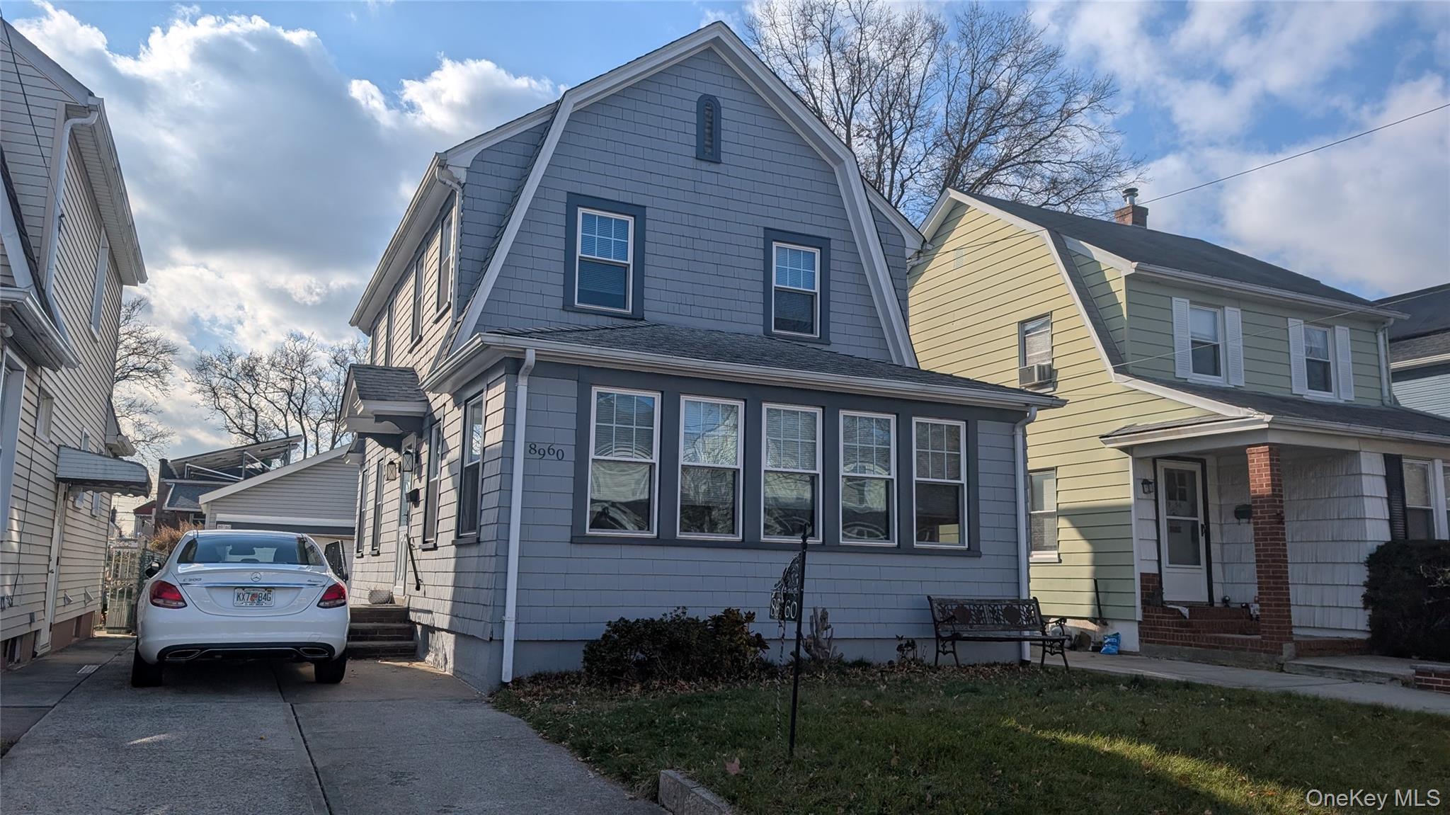 #1 photo, 89-60 215 Street, קווינס Queens Village , NY 11427