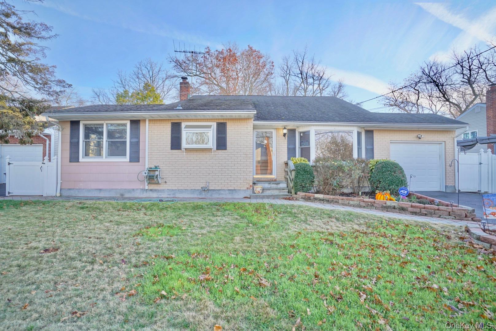 #1 photo, 34 Oakley Drive, Huntington , NY 11746