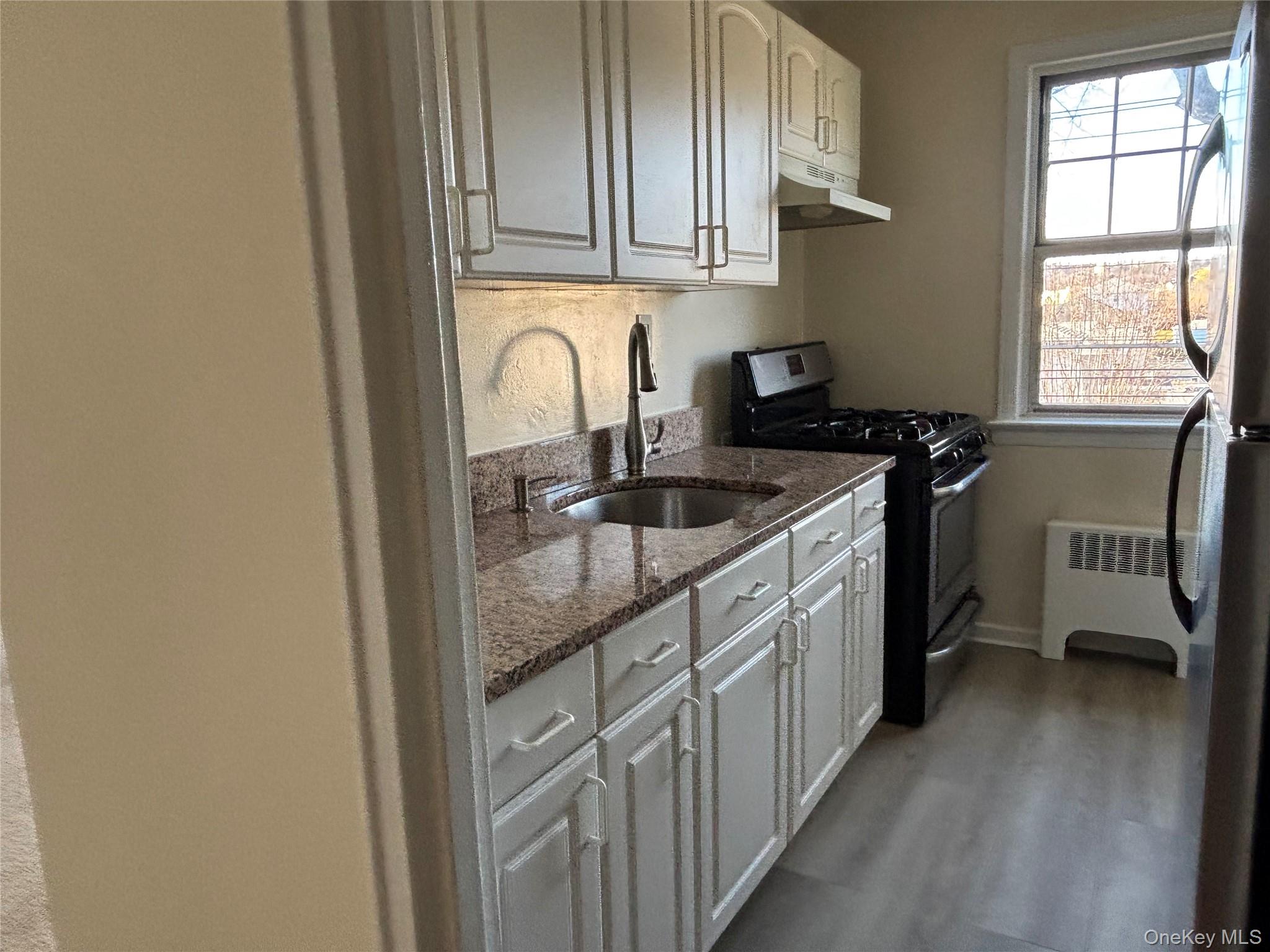 #11 photo, 196 Underhill Avenue, Harrison , NY 10604