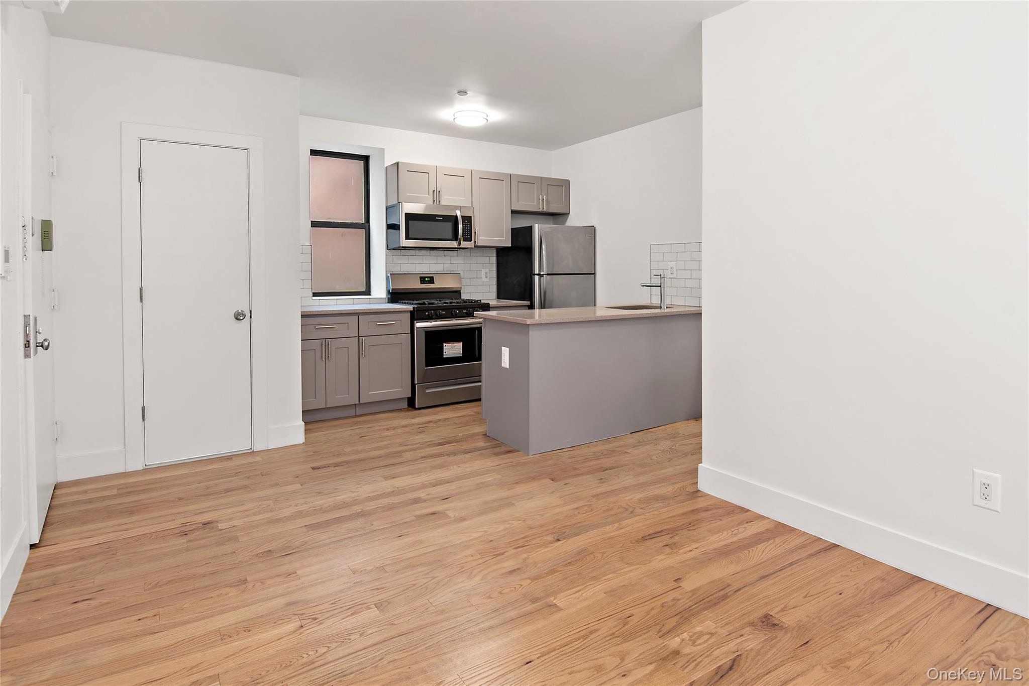 #7 photo, 1845 Andrews Avenue, הברונקס Bronx , NY 10453