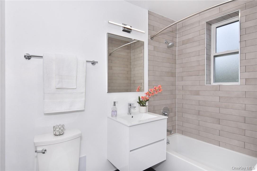 #6 photo, 651 W Boulevard, Pelham , NY 10803