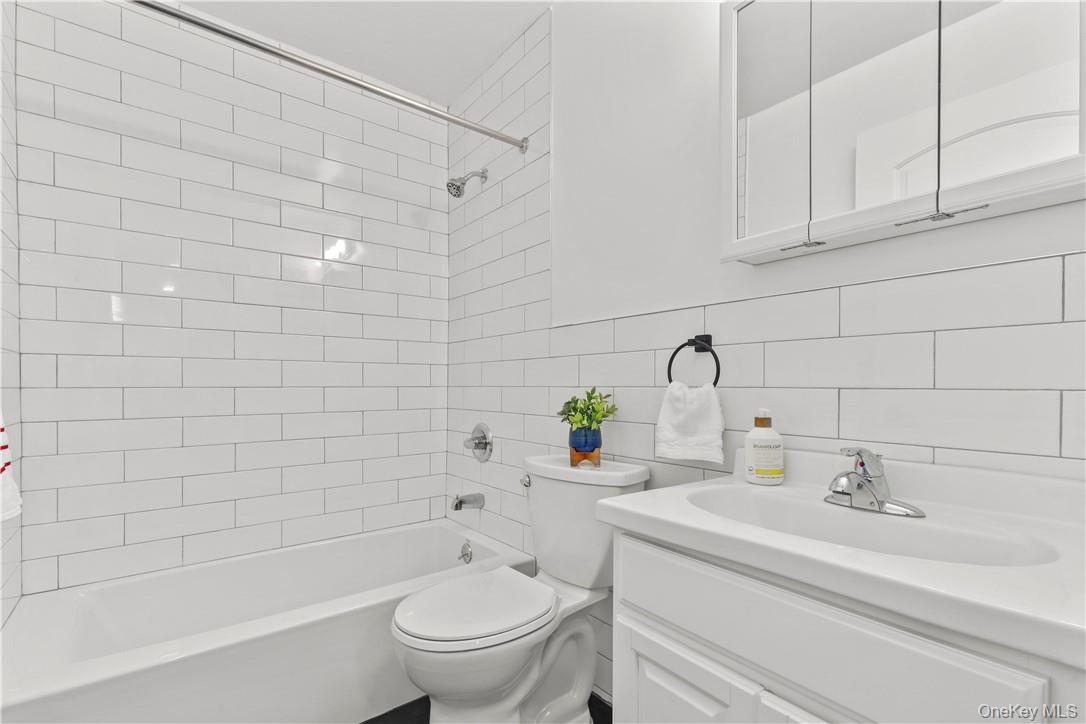 #15 photo, 305 Vista On The Lake, Carmel , NY 10512