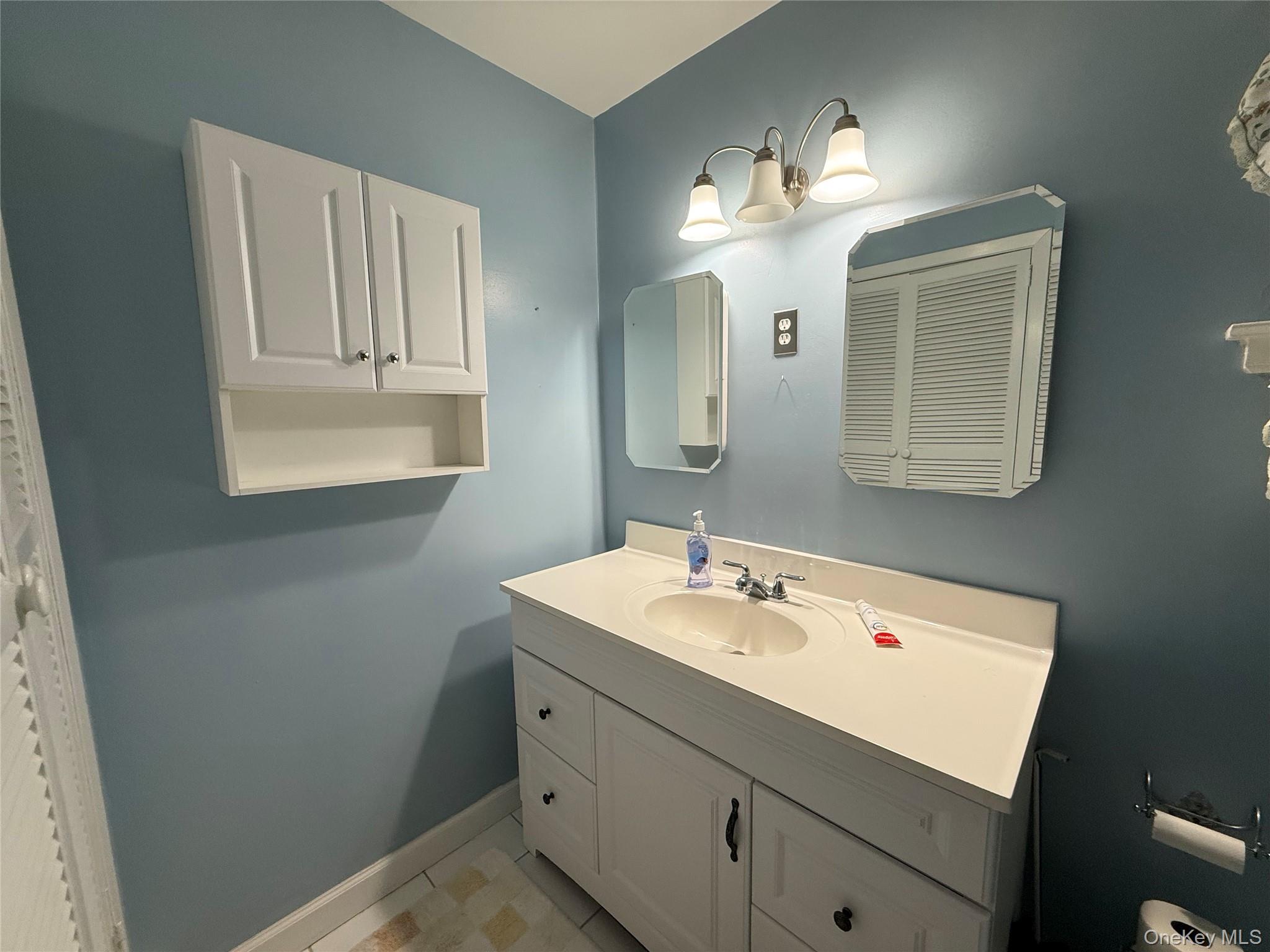 #12 photo, 15 Sherry Lane, Hauppauge , NY 11788