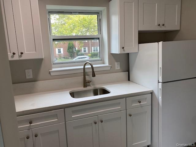 #4 photo, 260-18 75th Avenue, 皇后区 Glen Oaks , NY 11004