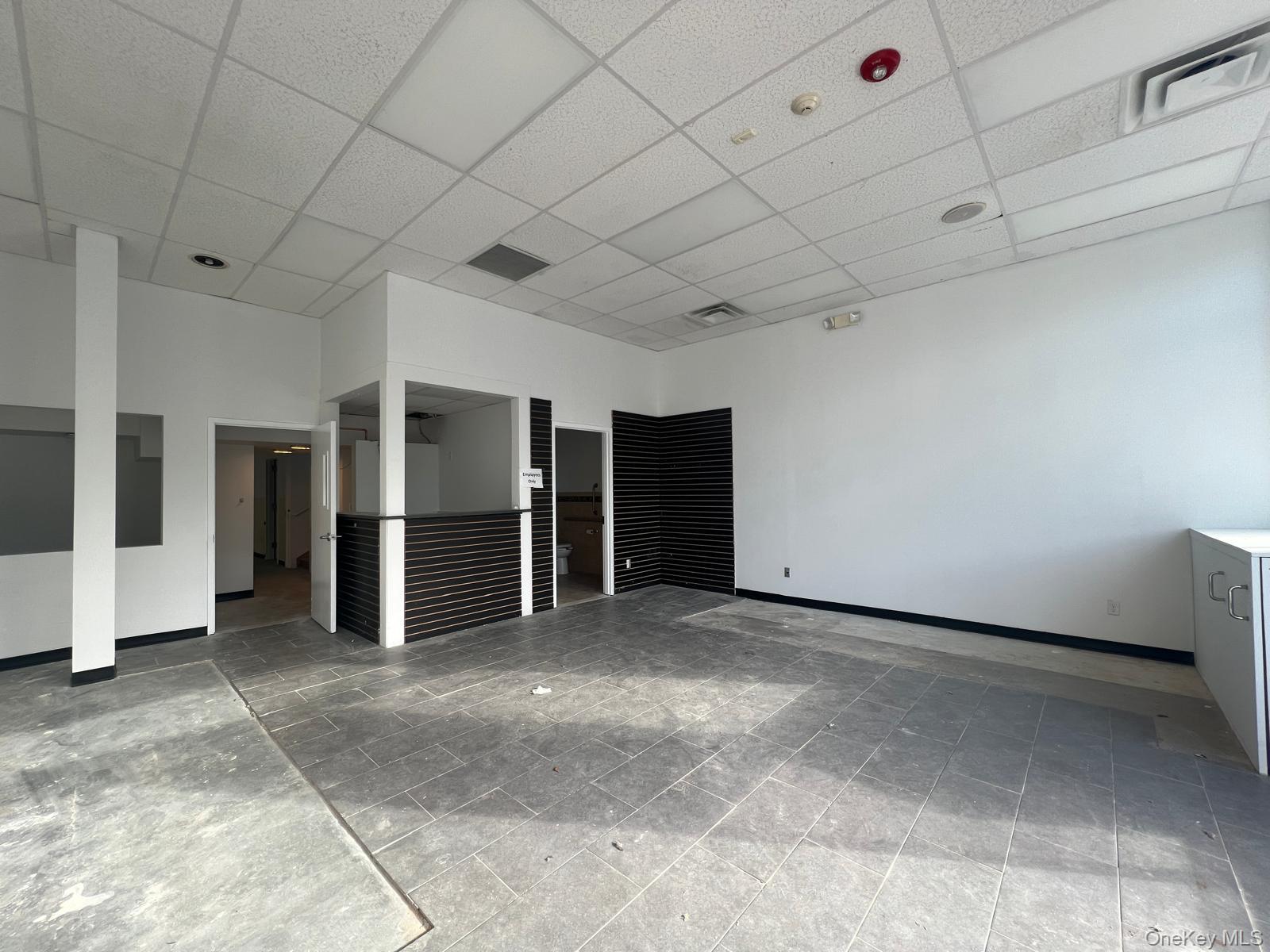 #2 photo, 411 Jericho Turnpike, מחוז נסאו New Hyde Park , NY 11040