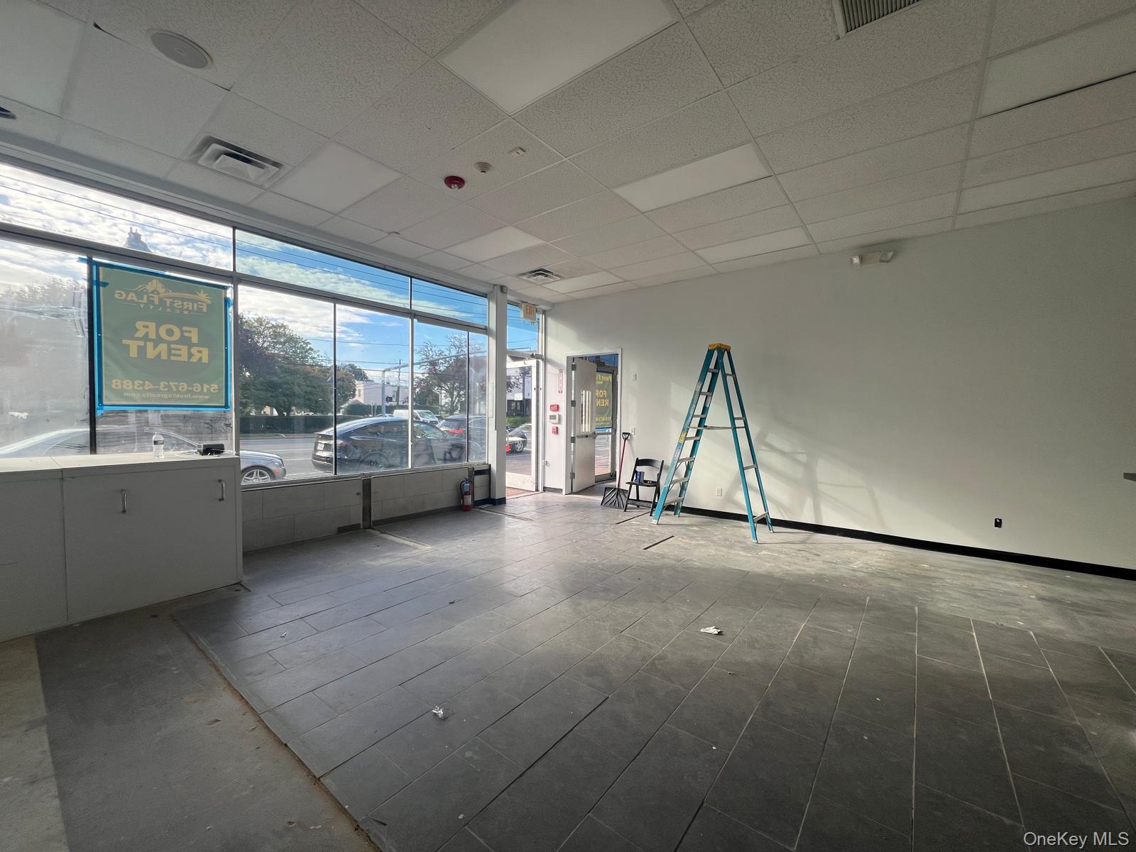 #4 photo, 411 Jericho Turnpike, מחוז נסאו New Hyde Park , NY 11040