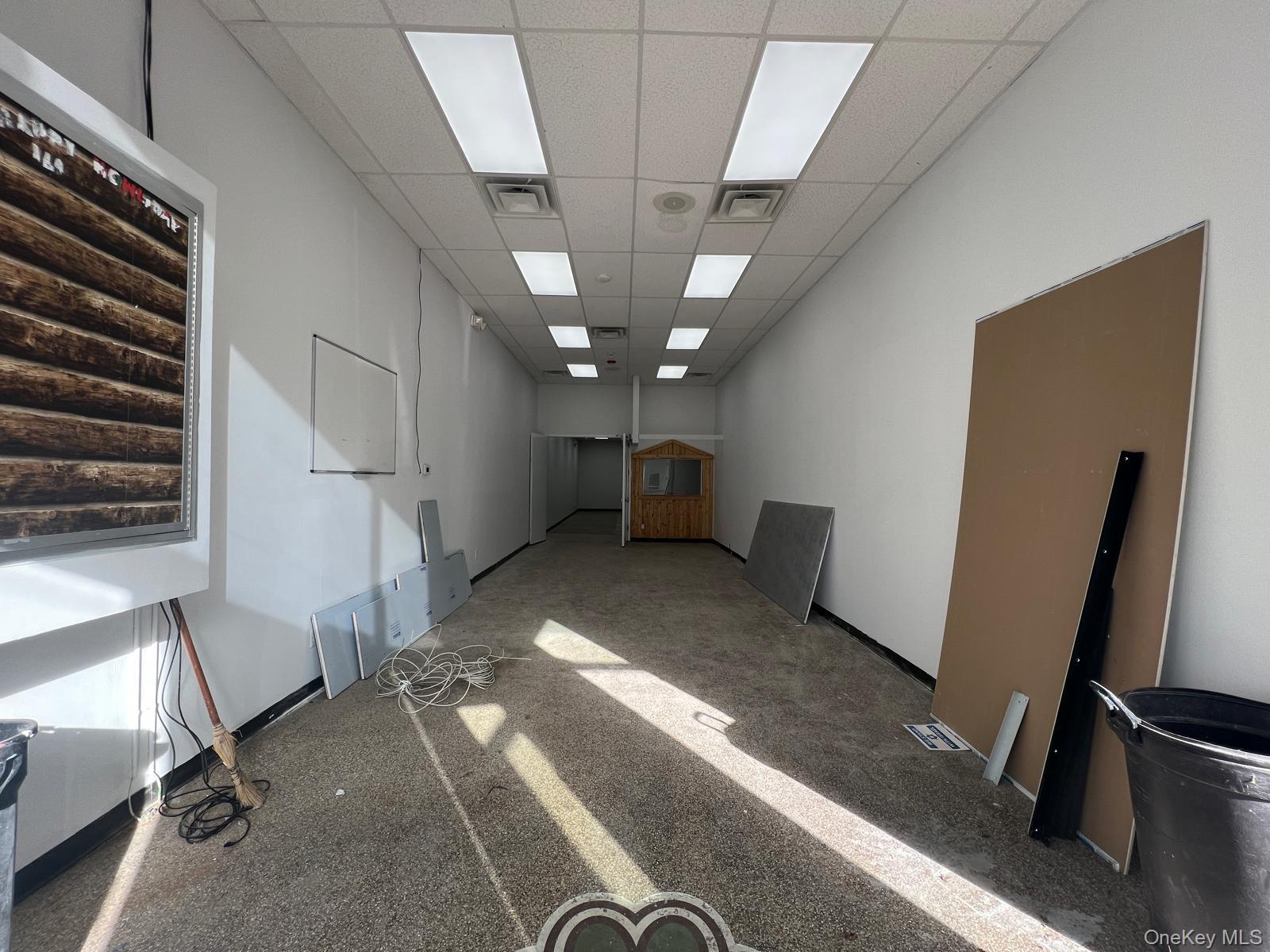 #8 photo, 411 Jericho Turnpike, מחוז נסאו New Hyde Park , NY 11040